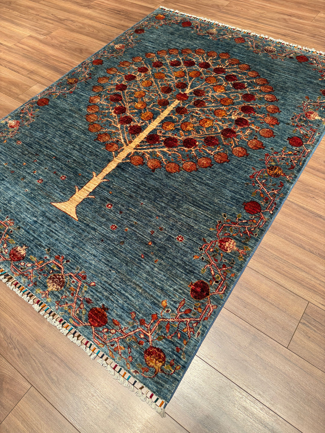 Nar Ağacı Orijinal El Dokuması Mavi Kök Boya Yün Halı 154x209 3.22 Metrekare - 5x7 ft
