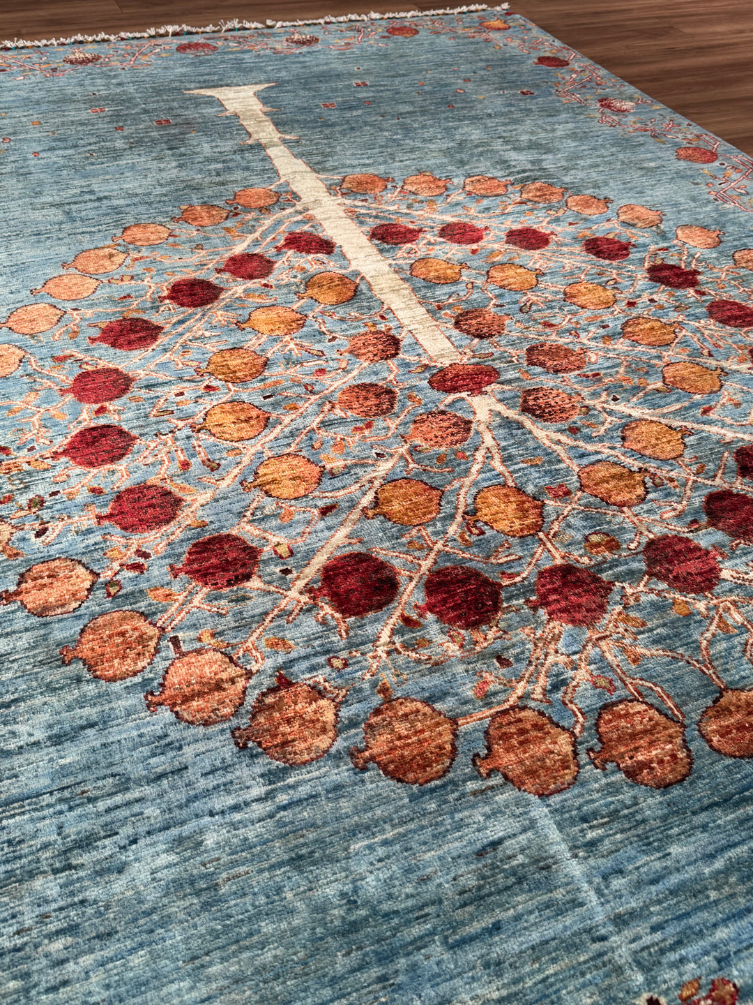 Nar Ağacı Orijinal El Dokuması Mavi Kök Boya Yün Halı 171x242 4.14 Metrekare - 5x8 ft
