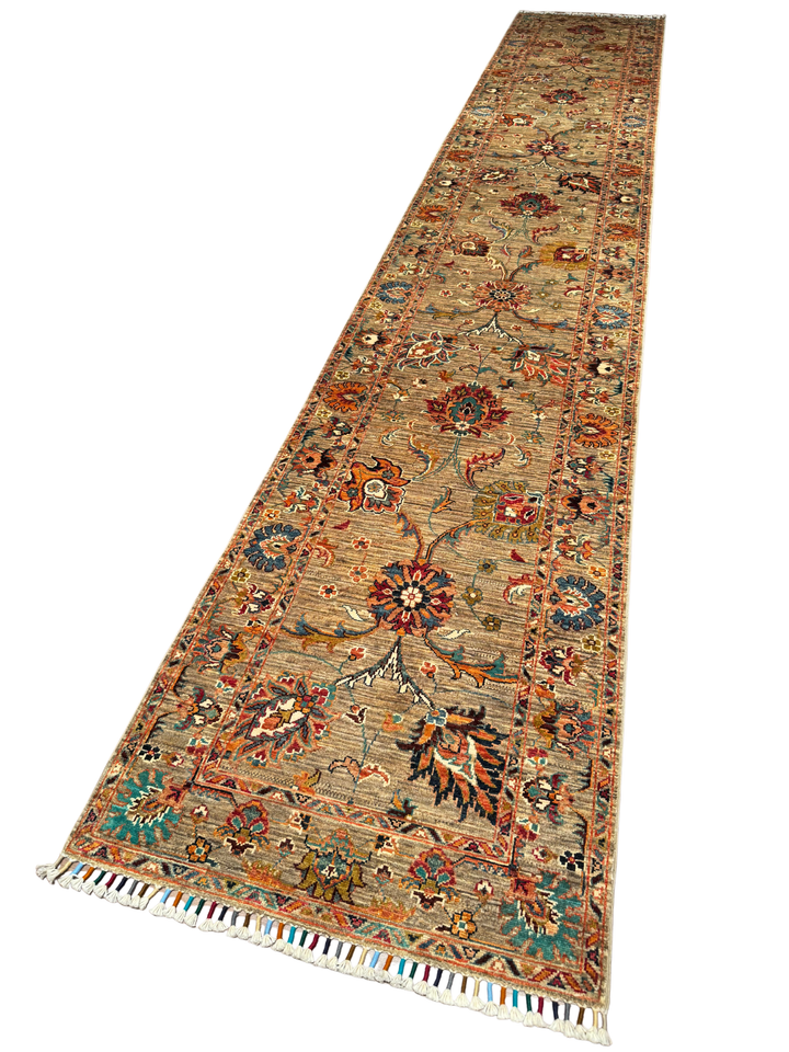 Sultani Binbirgece Yolluk Orijinal El Dokuması Bej Kök Boya Yün Halı 0.83x495 4.11 Metrekare - 3x16 ft