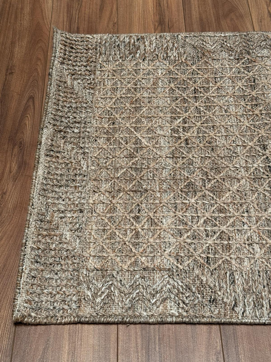 İskandinav Orijinal El Dokuması Koyu Bej Yün Halı