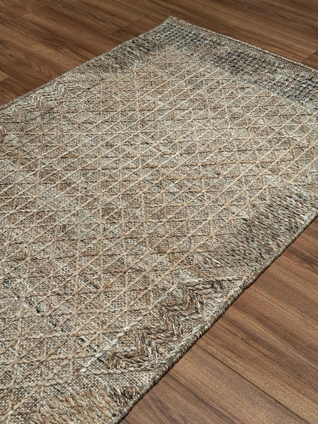 İskandinav Orijinal El Dokuması Koyu Bej Yün Halı