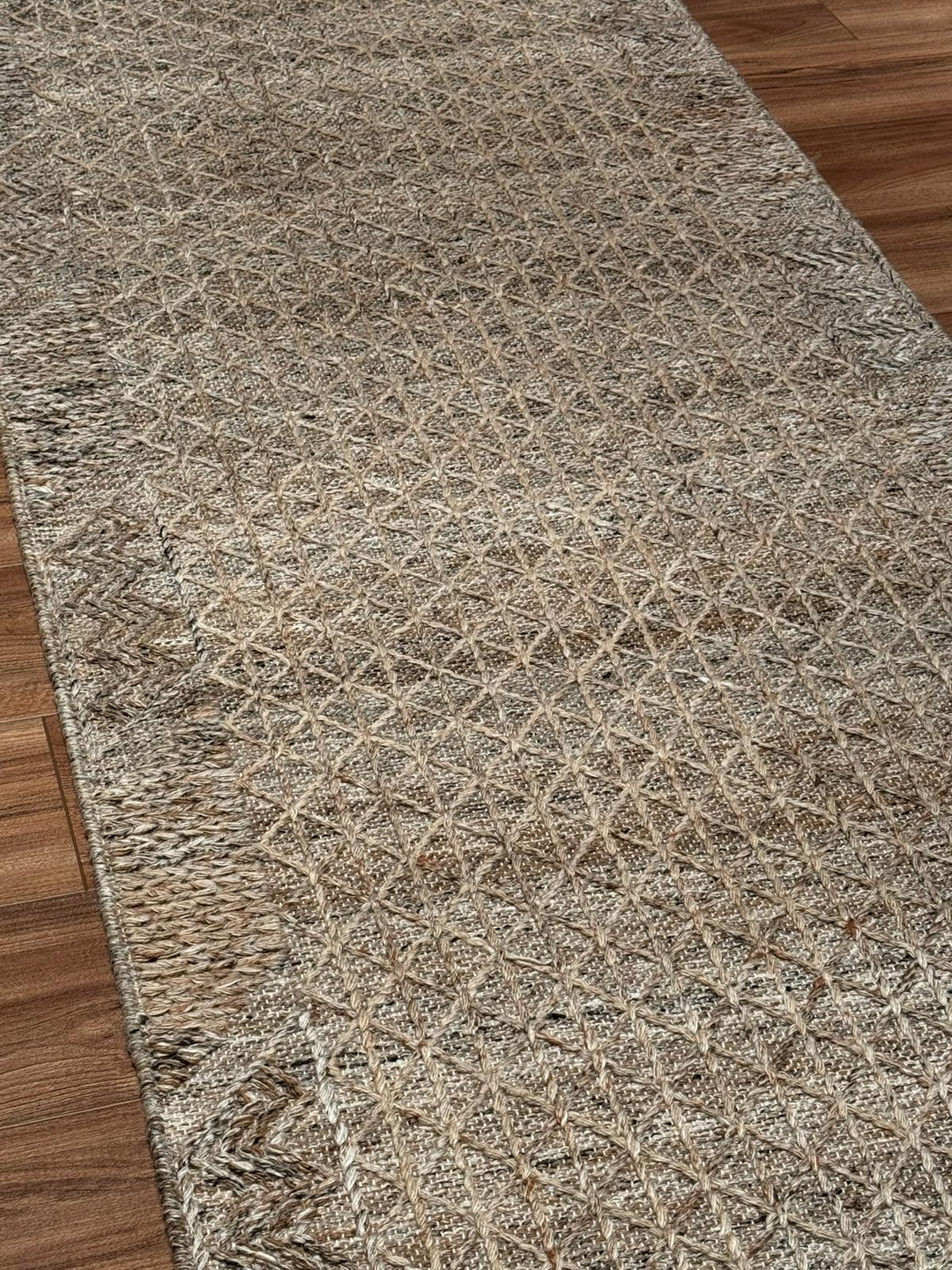 İskandinav Orijinal El Dokuması Koyu Bej Yün Halı