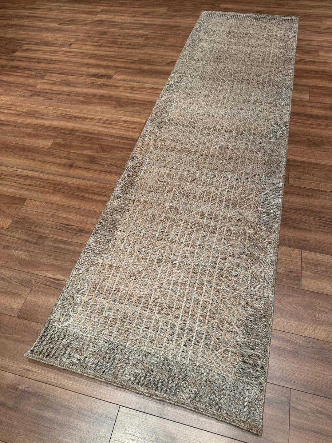 İskandinav Orijinal El Dokuması Koyu Bej Yün Halı