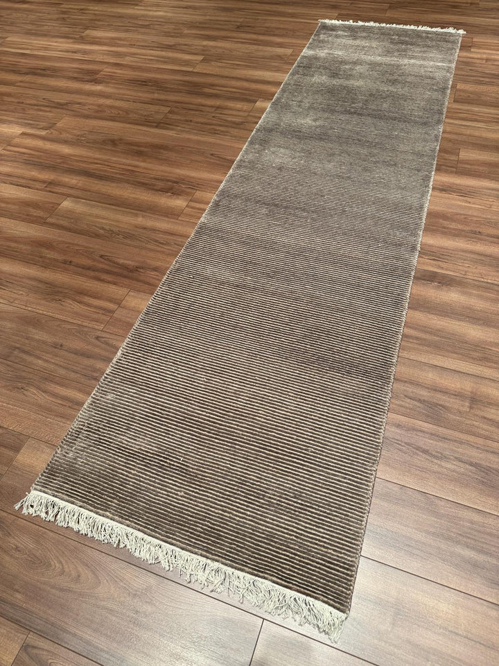 8/22 Orijinal El Dokuması Düz Açık Kahverengi Yün Viskon Halı