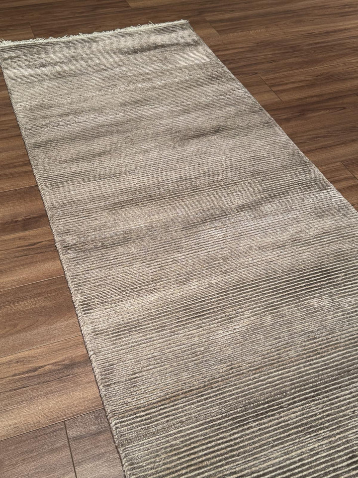 8/22 Orijinal El Dokuması Düz Açık Kahverengi Yün Viskon Halı