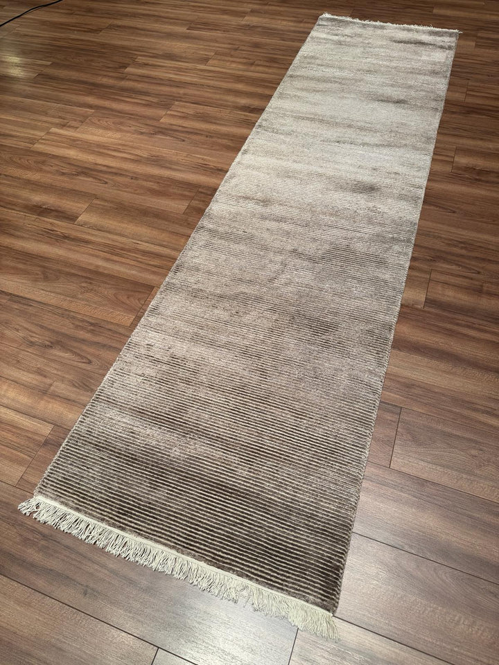 8/22 Orijinal El Dokuması Düz Açık Kahverengi Yün Viskon Halı