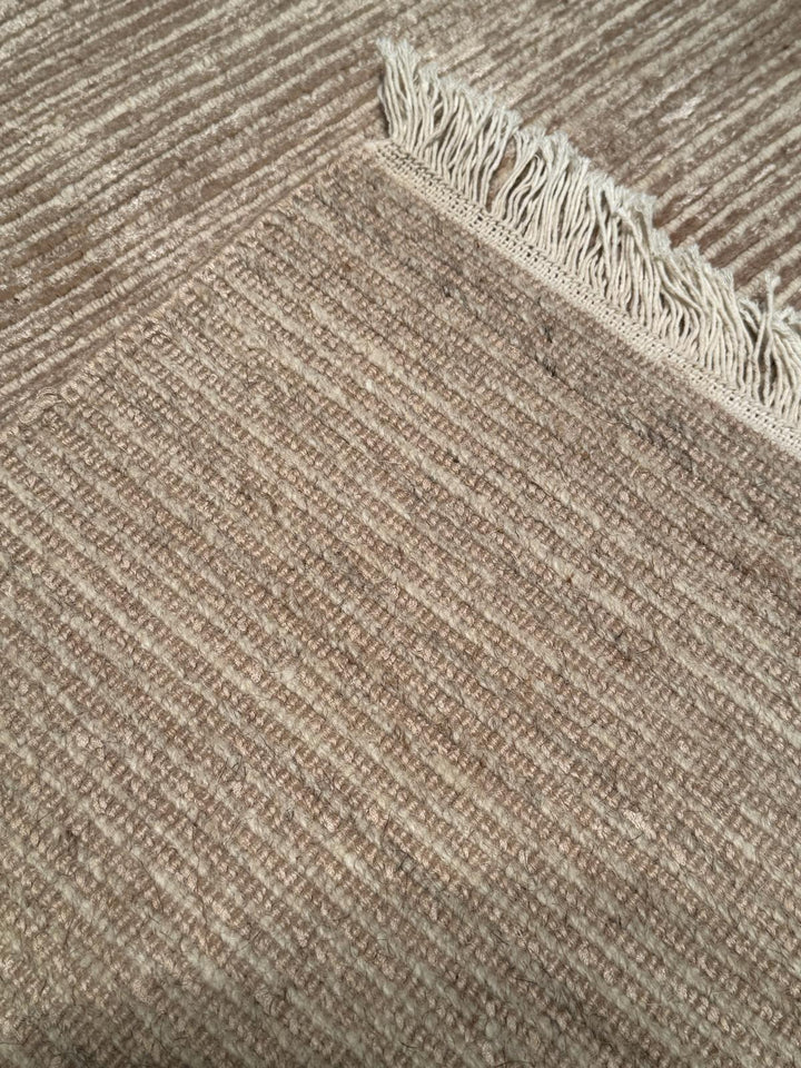 8/22 Orijinal El Dokuması Düz Açık Kahverengi Yün Viskon Halı