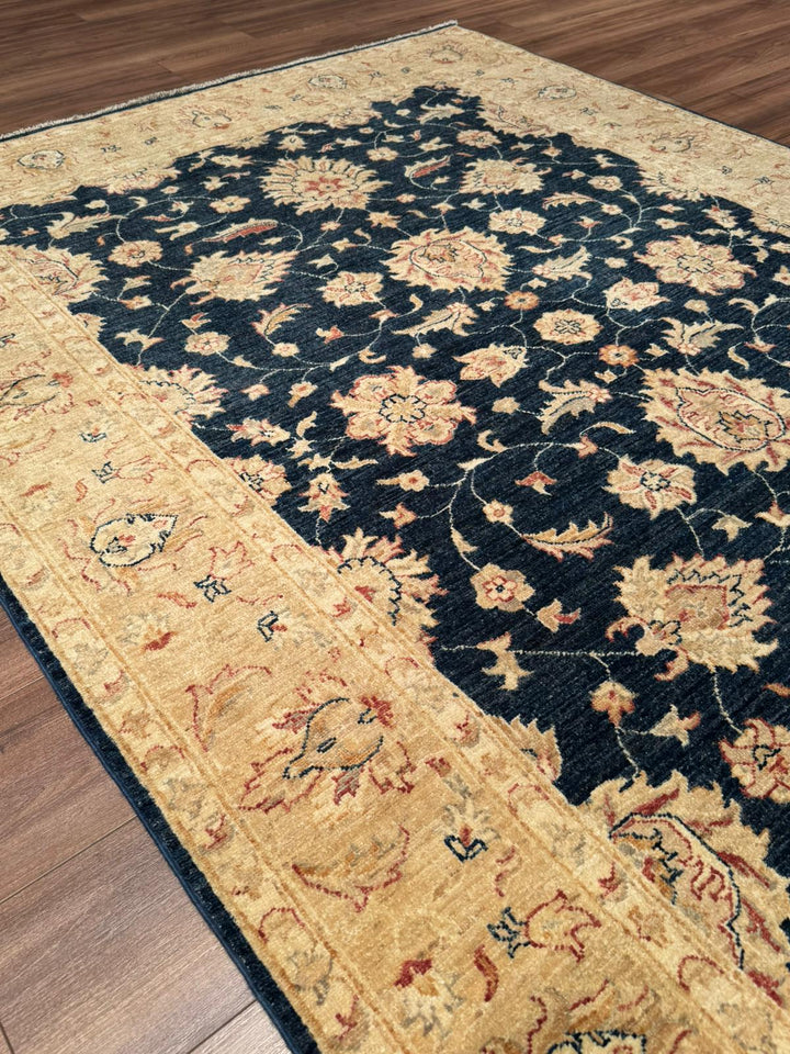 Uşak Original Handwoven Dark Blue Root Dye Wool Rug 170x238 cm (4.05 square meters) - 6x8 ft
