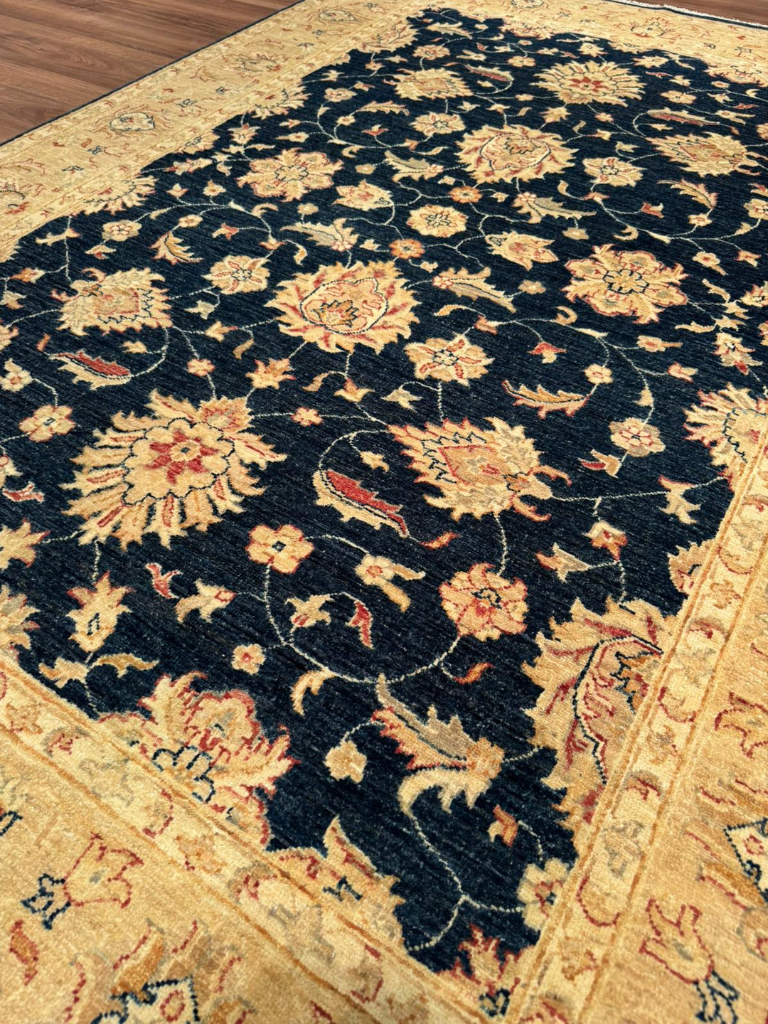 Uşak Original Handwoven Dark Blue Root Dye Wool Rug 170x238 cm (4.05 square meters) - 6x8 ft