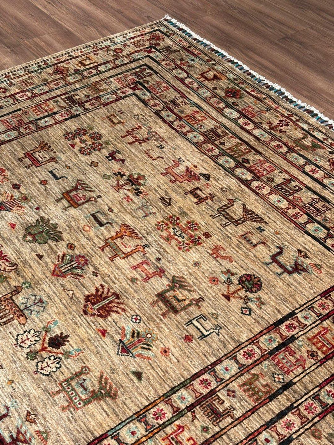 Khorjin Original Handwoven Beige Vegetable Dyed Wool Rug 177x241 cm (4.27 square meters) - 5x7 ft