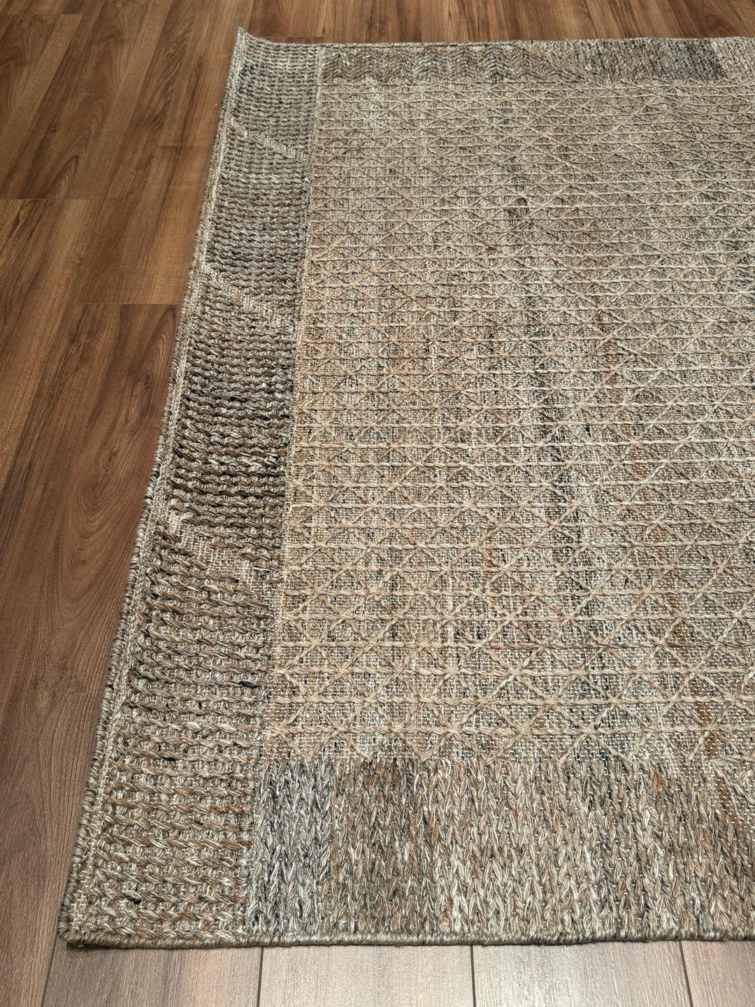 İskandinav Orijinal El Dokuması Koyu Bej Yün Halı