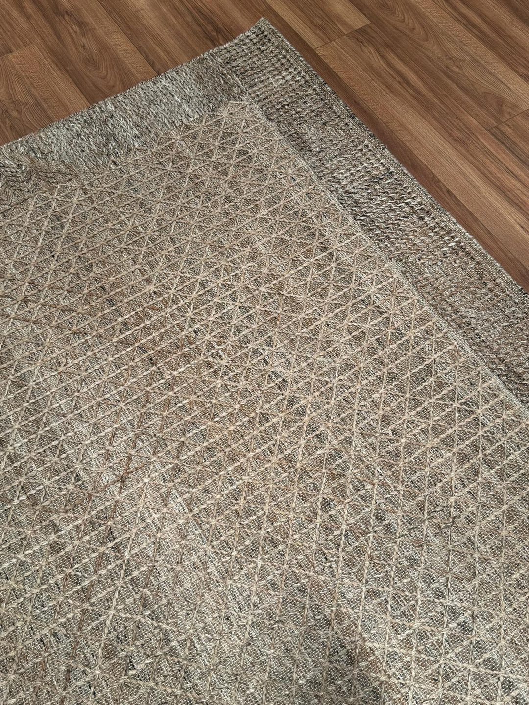 İskandinav Orijinal El Dokuması Koyu Bej Yün Halı