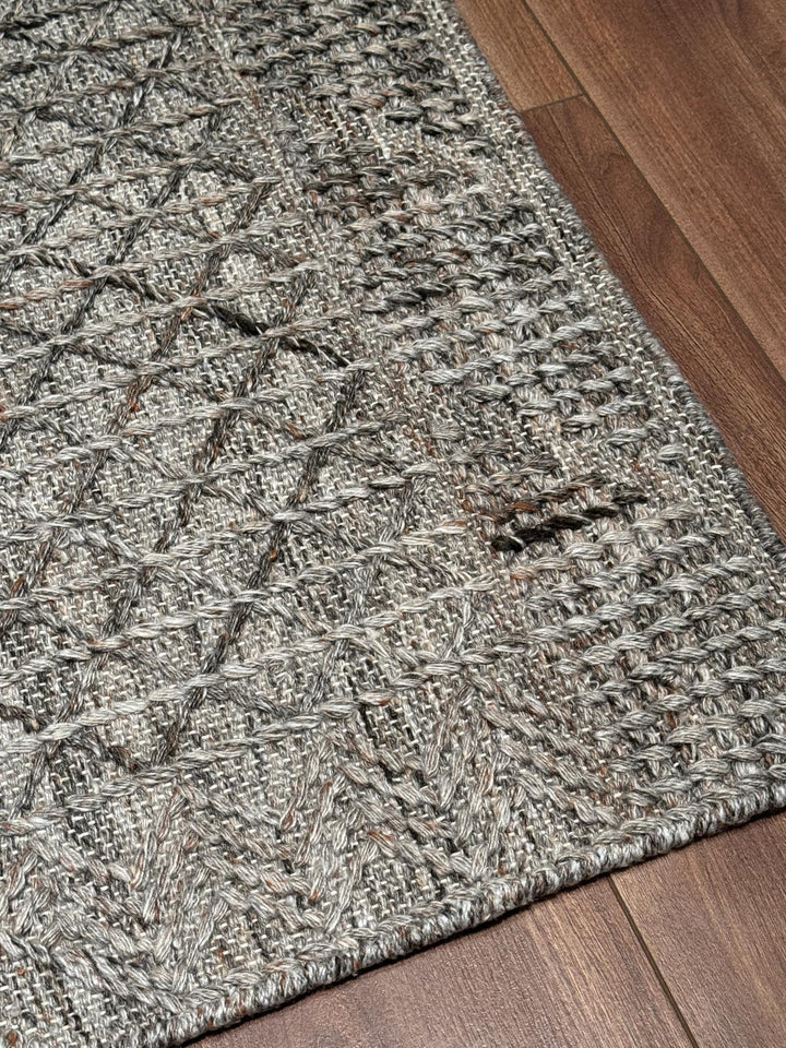 İskandinav Orijinal El Dokuması Koyu Kahverengi Yün Halı