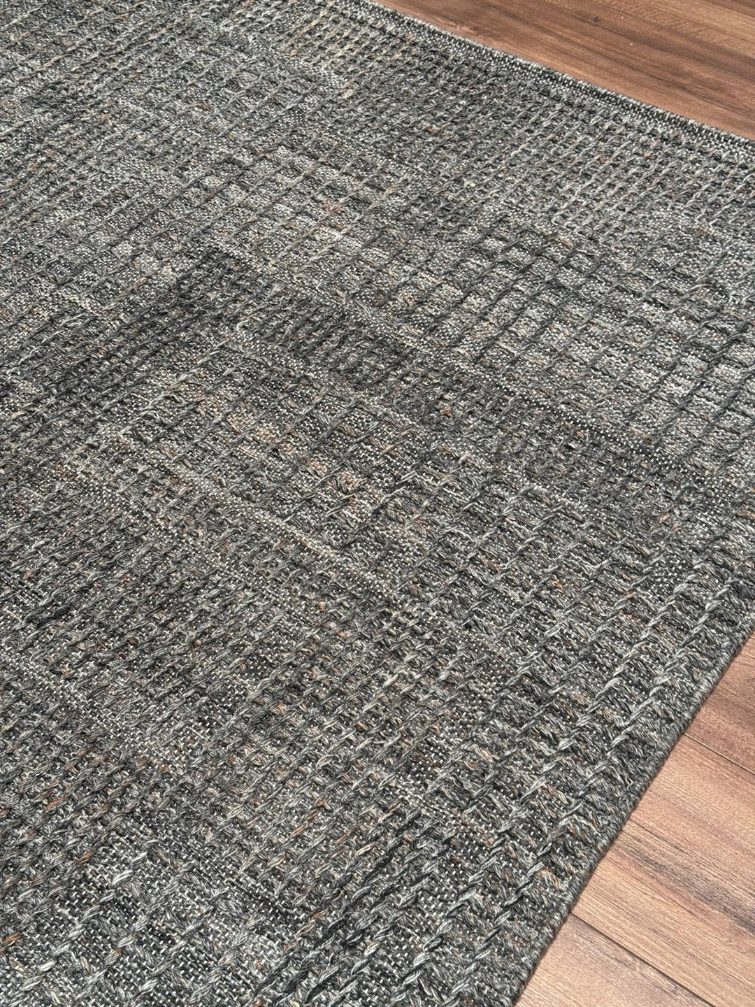 İskandinav Orijinal El Dokuması Antrasit Yün Halı
