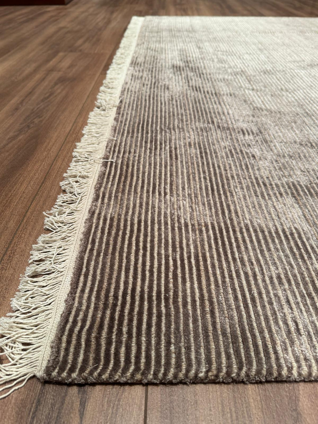 8/22 Orijinal El Dokuması Düz Açık Kahverengi Yün Viskon Halı