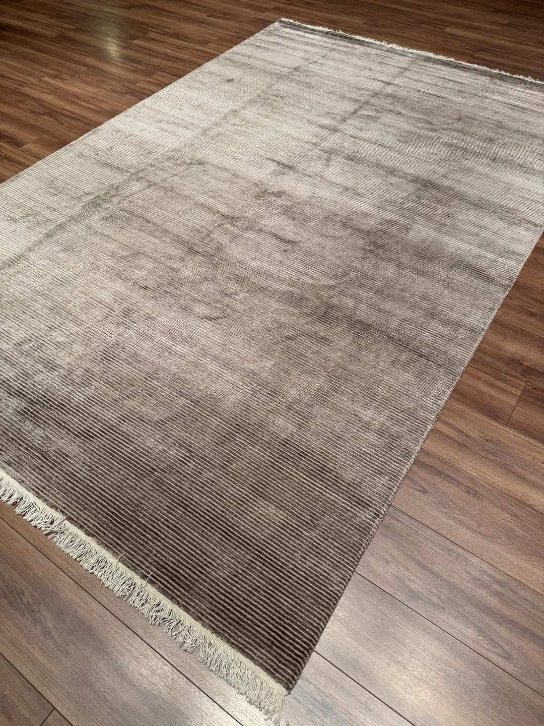 8/22 Orijinal El Dokuması Düz Açık Kahverengi Yün Viskon Halı