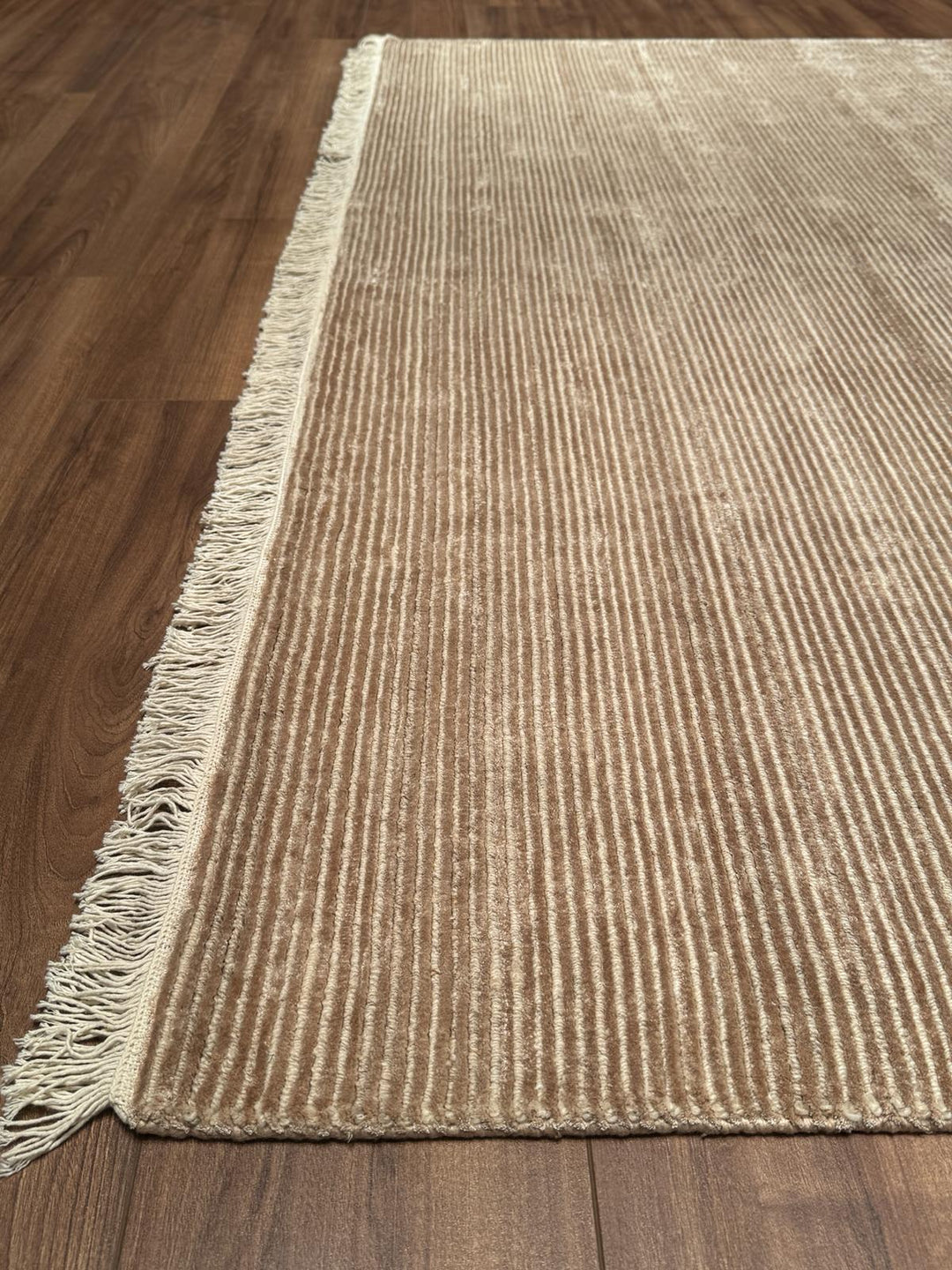 8/22 Orijinal El Dokuması Düz Açık Bej Yün Viskon Halı