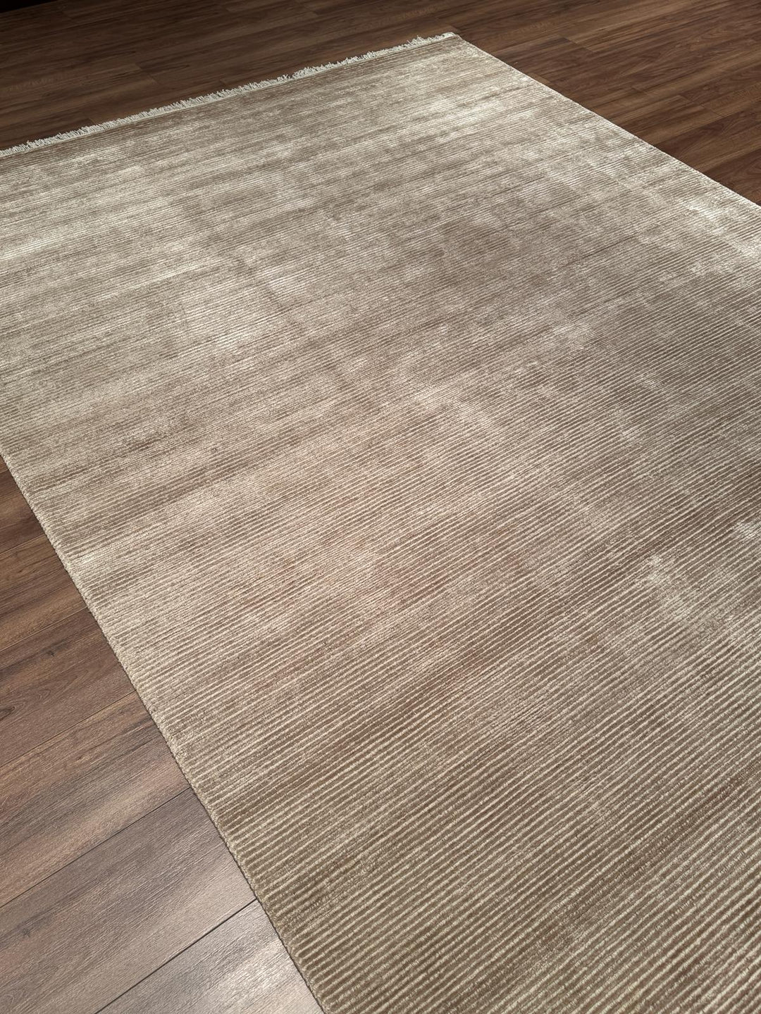 8/22 Orijinal El Dokuması Düz Açık Bej Yün Viskon Halı