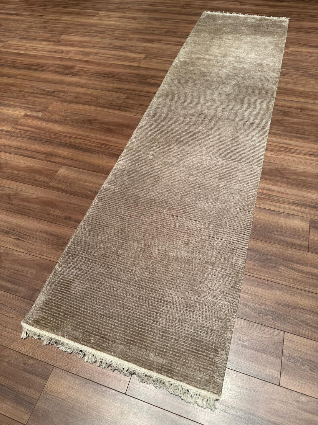 8/22 Orijinal El Dokuması Düz Açık Bej Yün Viskon Halı