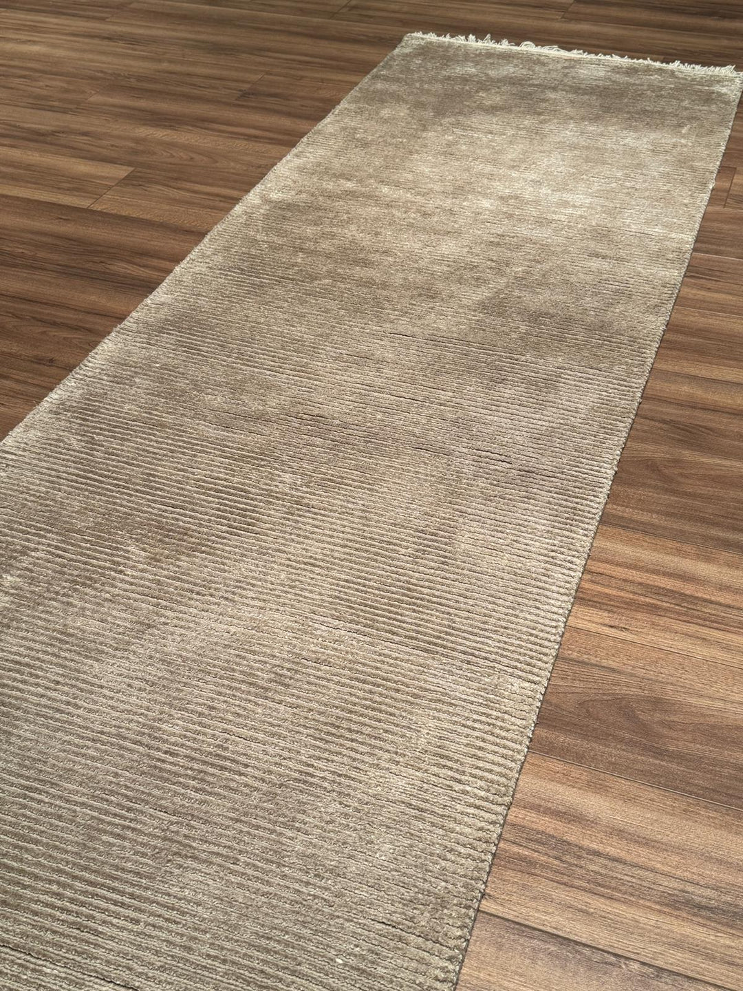 8/22 Orijinal El Dokuması Düz Açık Bej Yün Viskon Halı