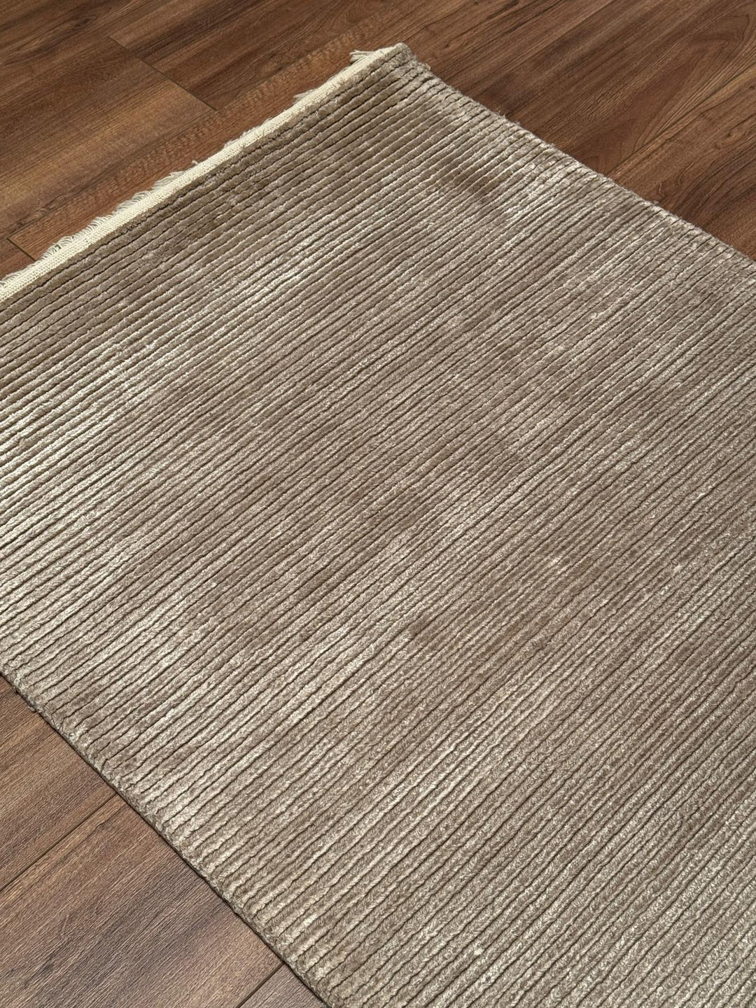 8/22 Orijinal El Dokuması Düz Açık Bej Yün Viskon Halı