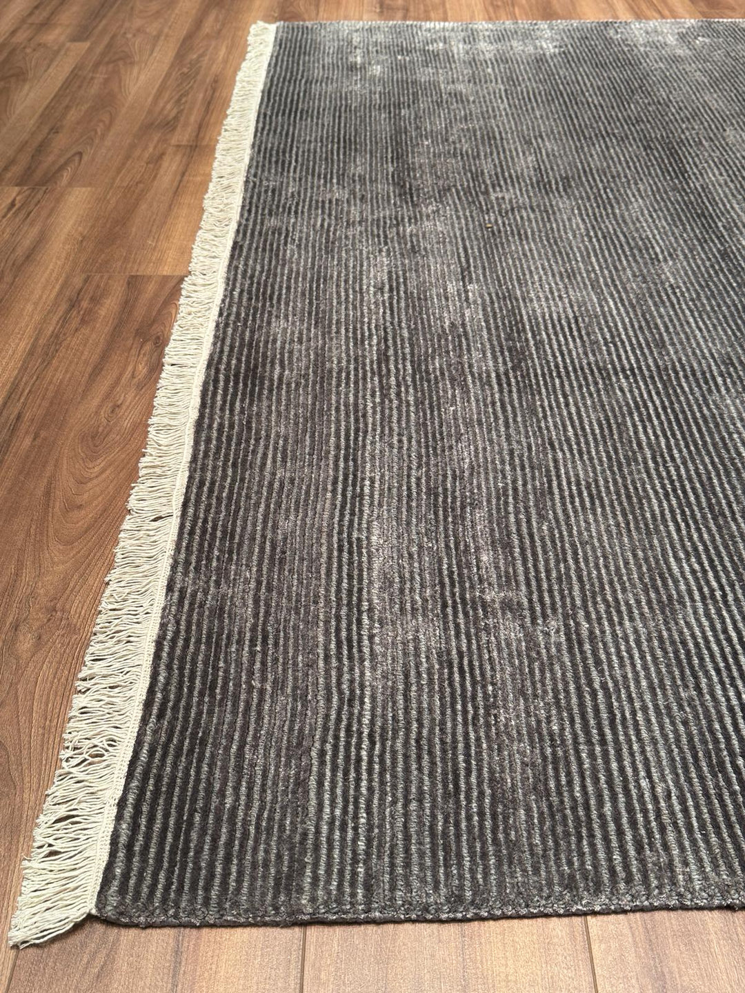 8/22 Orijinal El Dokuması Düz Koyu Gri Yün Viskon Halı