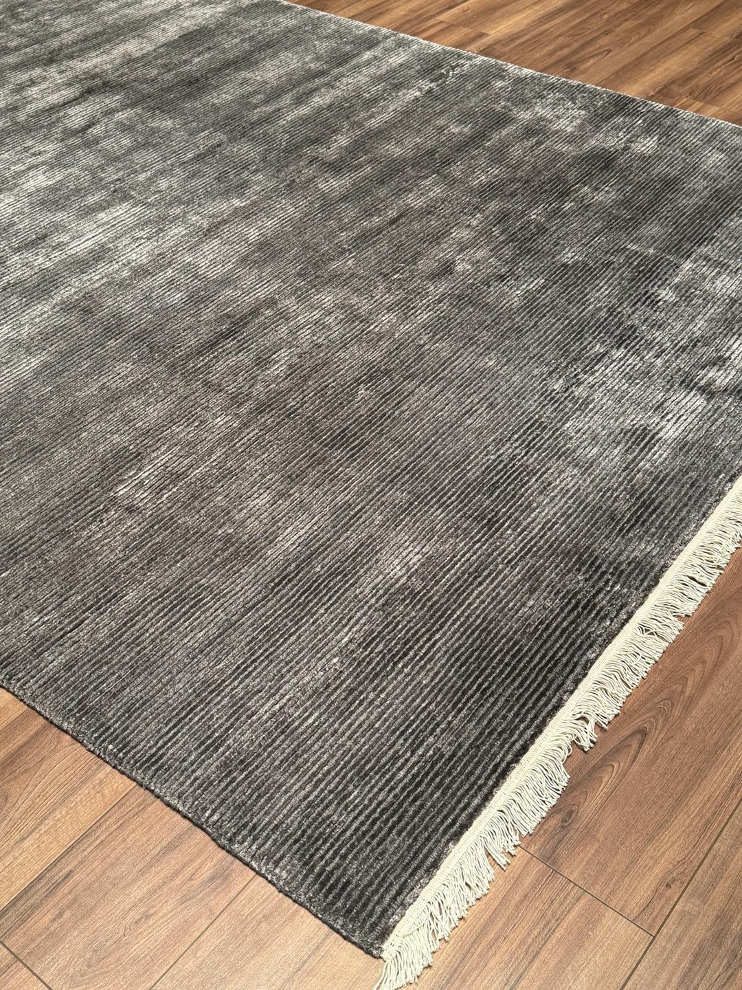 8/22 Orijinal El Dokuması Düz Koyu Gri Yün Viskon Halı