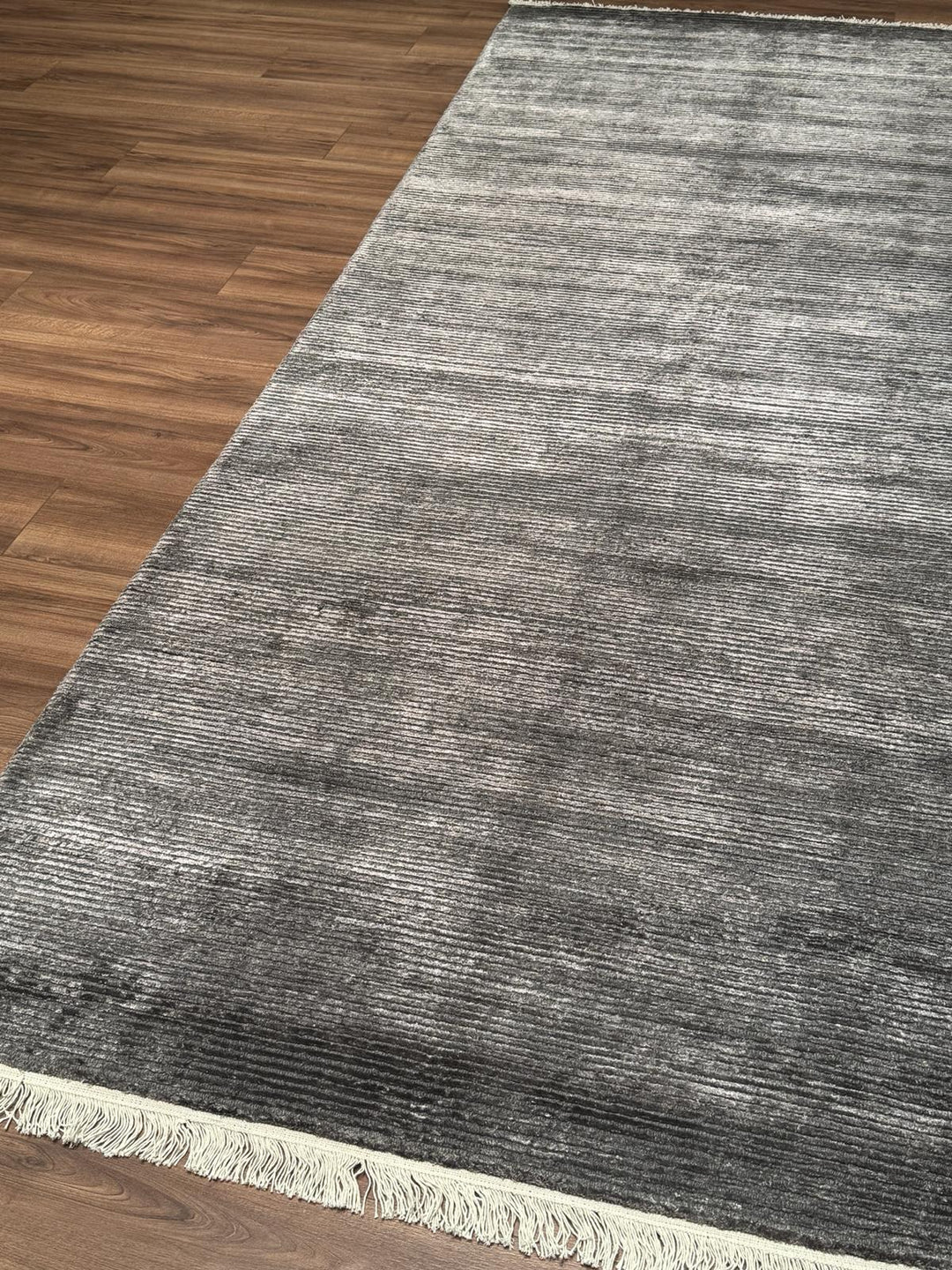 8/22 Orijinal El Dokuması Düz Koyu Gri Yün Viskon Halı