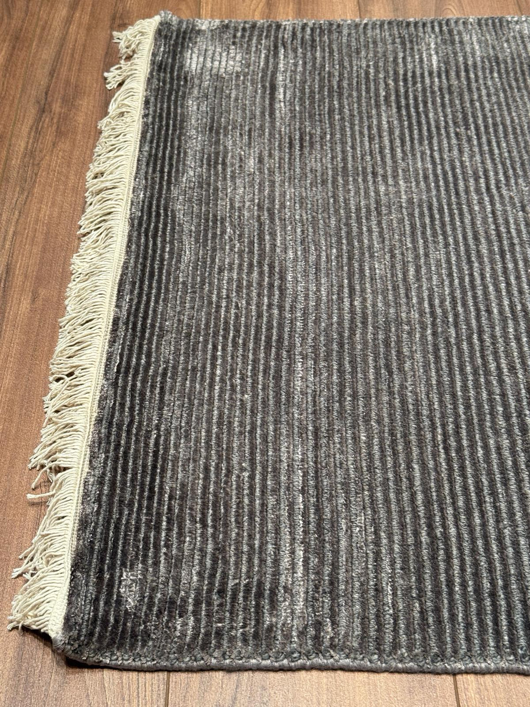 8/22 Orijinal El Dokuması Düz Koyu Gri Yün Viskon Halı