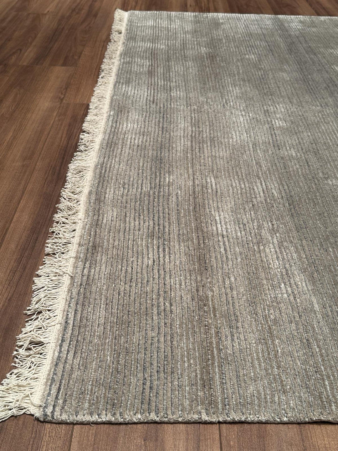 8/22 Orijinal El Dokuması Düz Gri Yün Viskon Halı