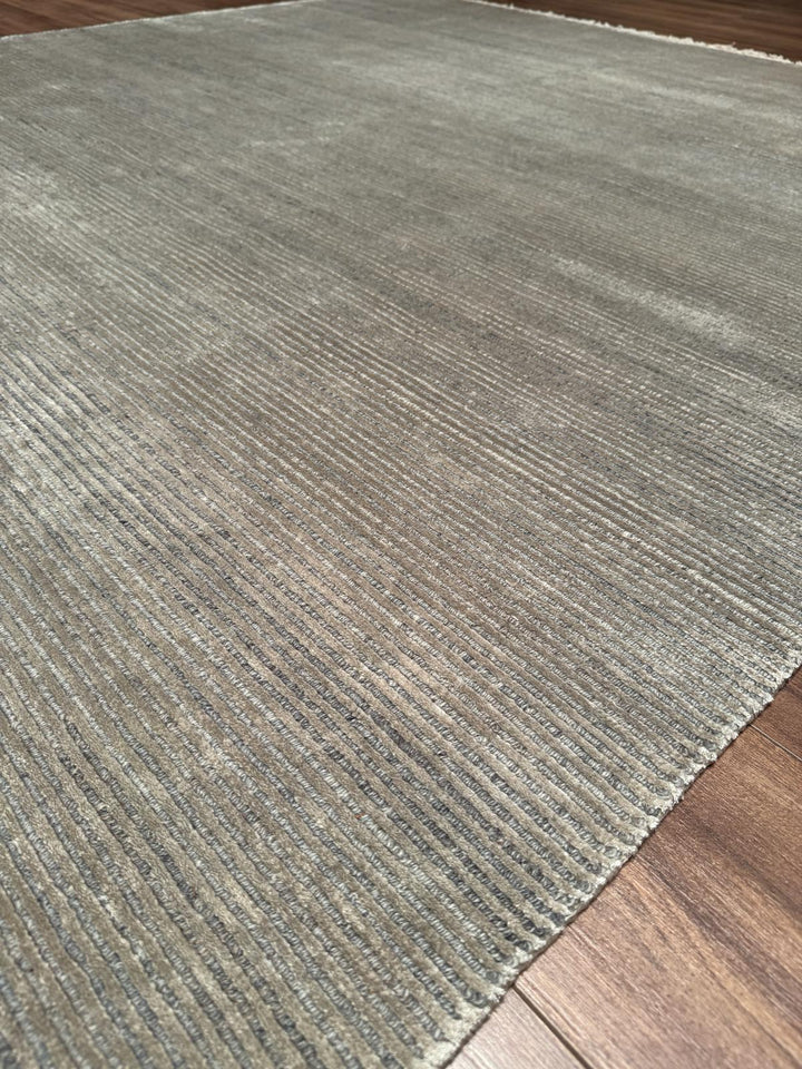 8/22 Orijinal El Dokuması Düz Gri Yün Viskon Halı