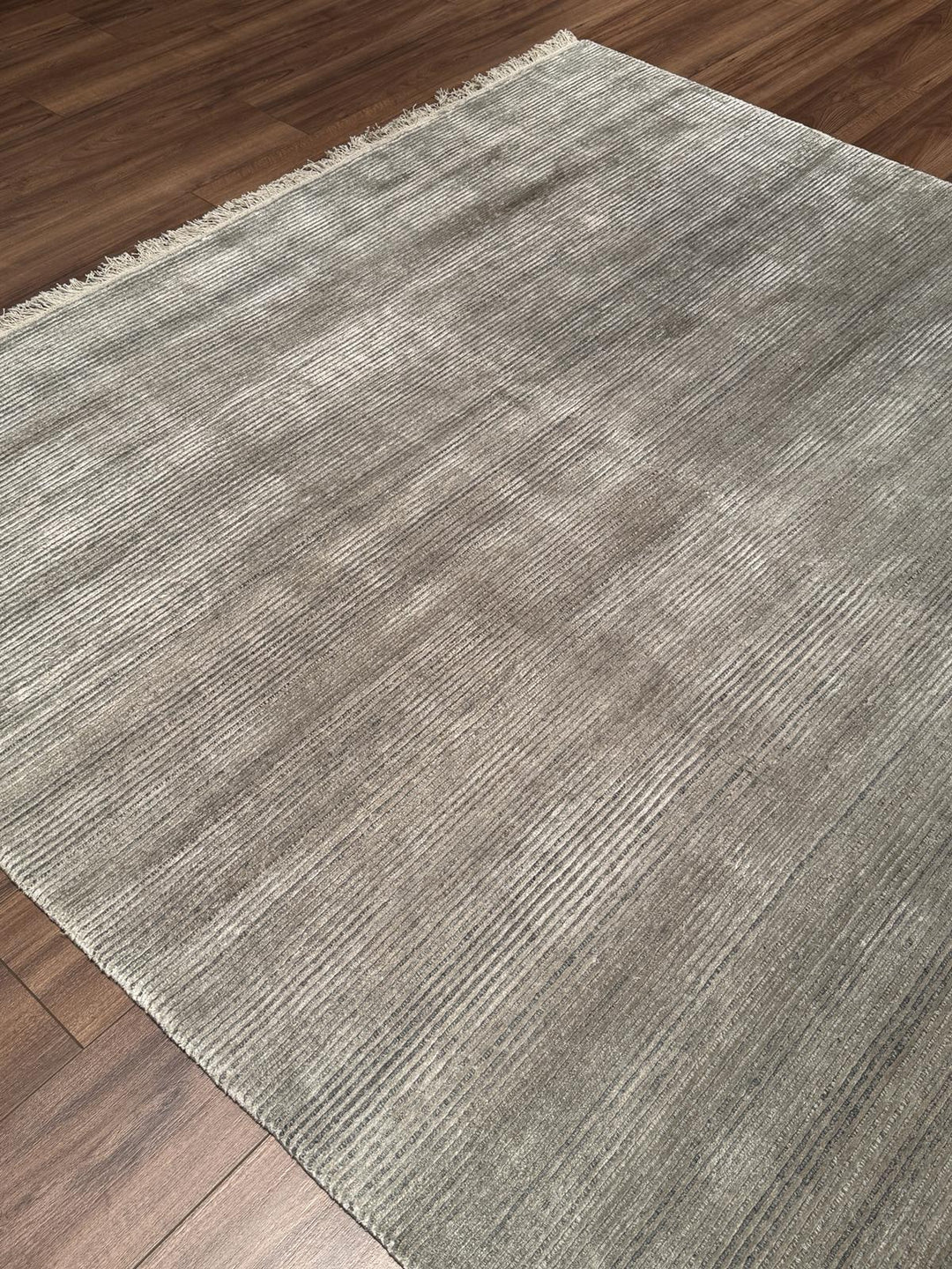 8/22 Orijinal El Dokuması Düz Gri Yün Viskon Halı