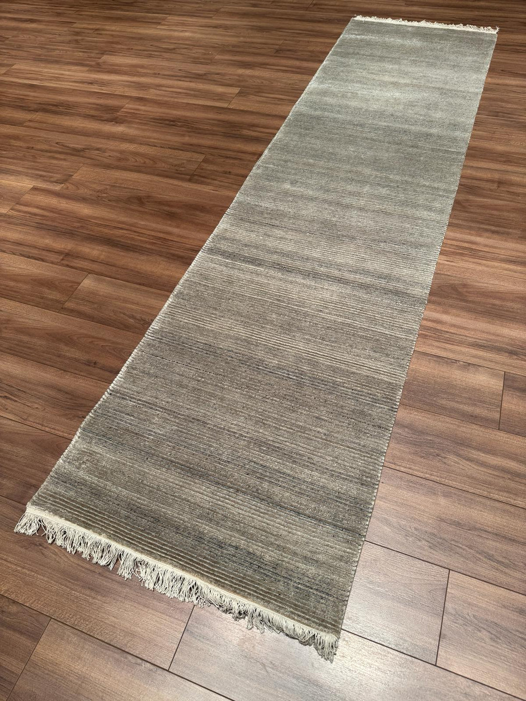 8/22 Orijinal El Dokuması Düz Gri Yün Viskon Halı