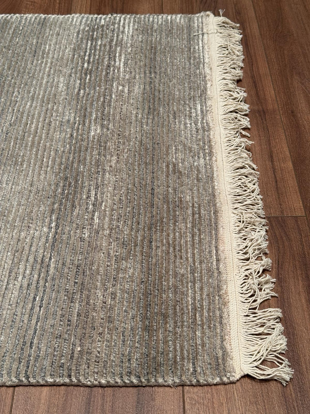 8/22 Orijinal El Dokuması Düz Gri Yün Viskon Halı