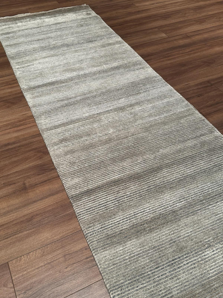 8/22 Orijinal El Dokuması Düz Gri Yün Viskon Halı