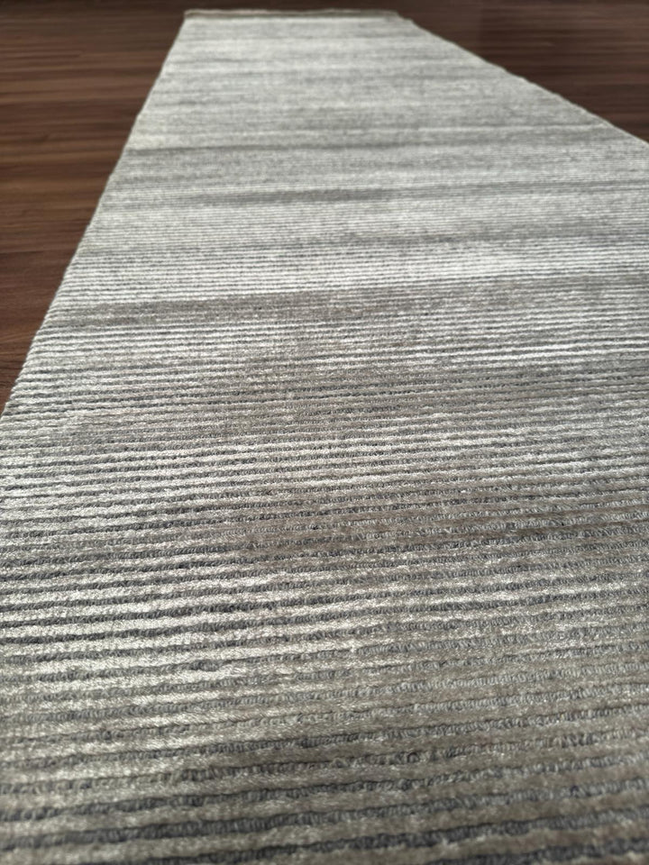 8/22 Orijinal El Dokuması Düz Gri Yün Viskon Halı