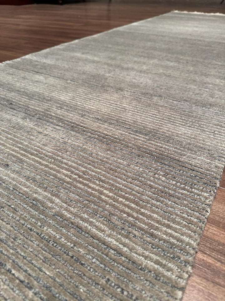 8/22 Orijinal El Dokuması Düz Gri Yün Viskon Halı