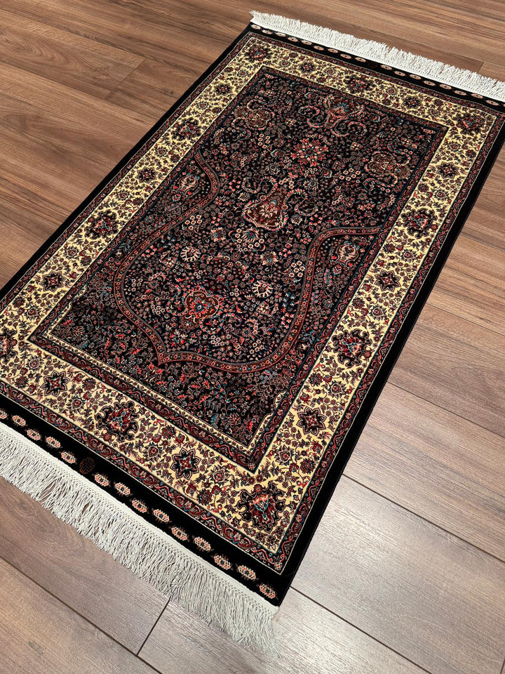 İran Siyah - Krem Seccade 0.80x125 1 Metrekare Namazlık - 2x4 ft