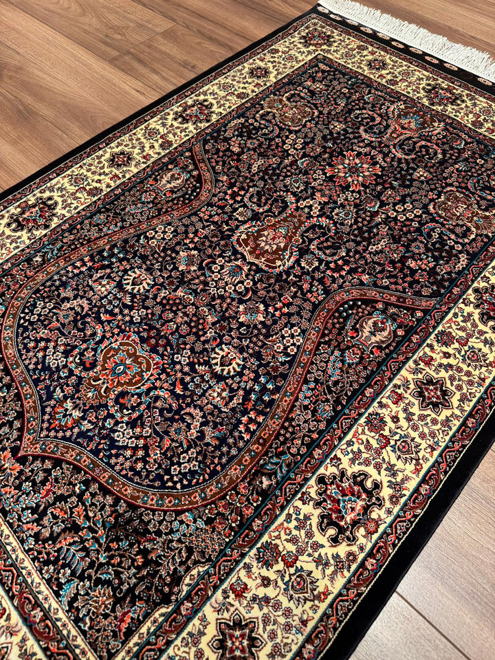 İran Siyah - Krem Seccade 0.80x125 1 Metrekare Namazlık - 2x4 ft