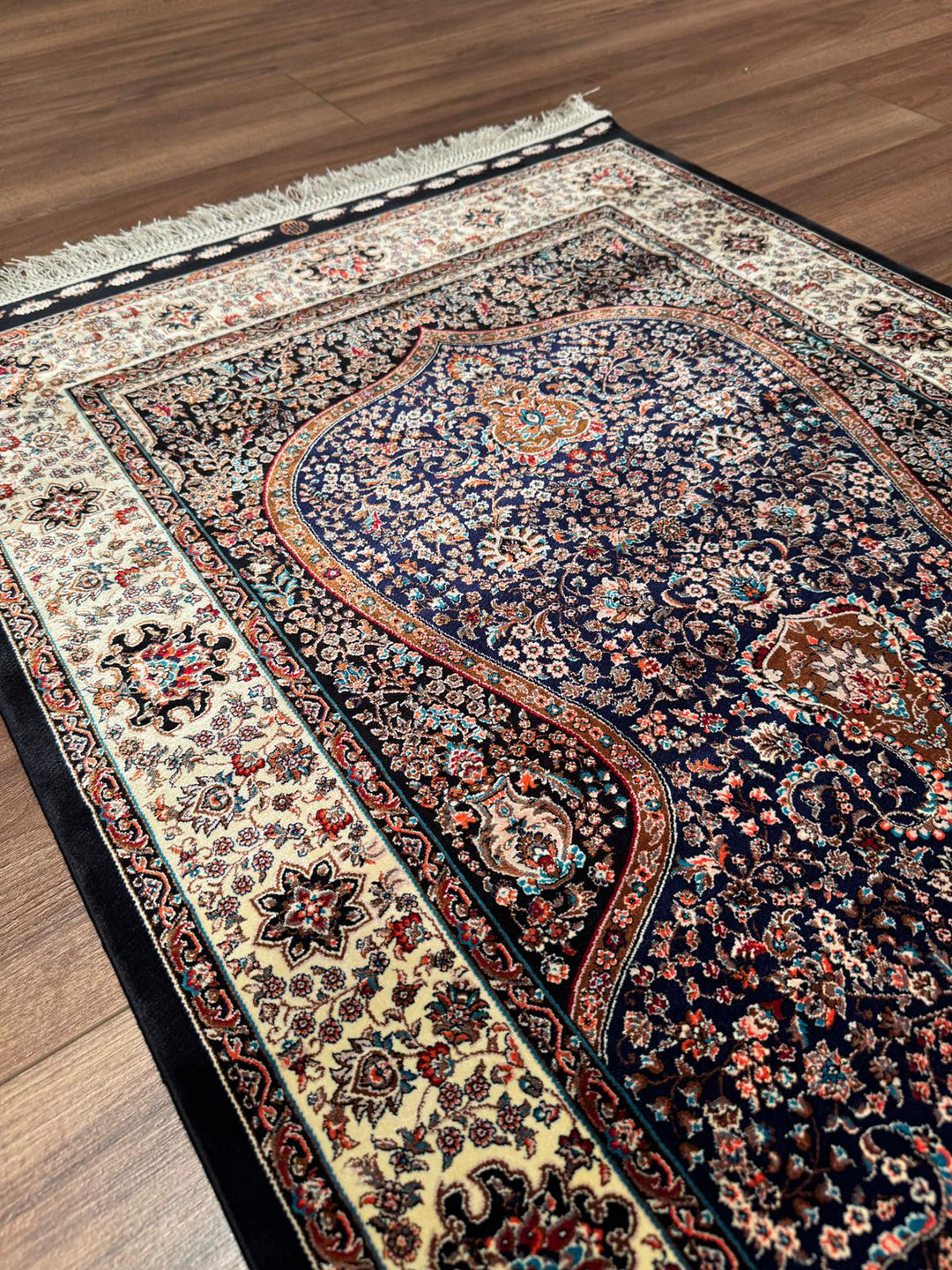 İran Siyah - Krem Seccade 0.80x125 1 Metrekare Namazlık - 2x4 ft