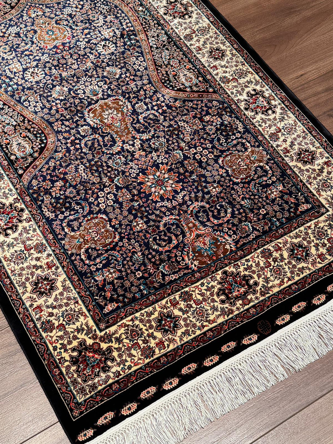 İran Siyah - Krem Seccade 0.80x125 1 Metrekare Namazlık - 2x4 ft
