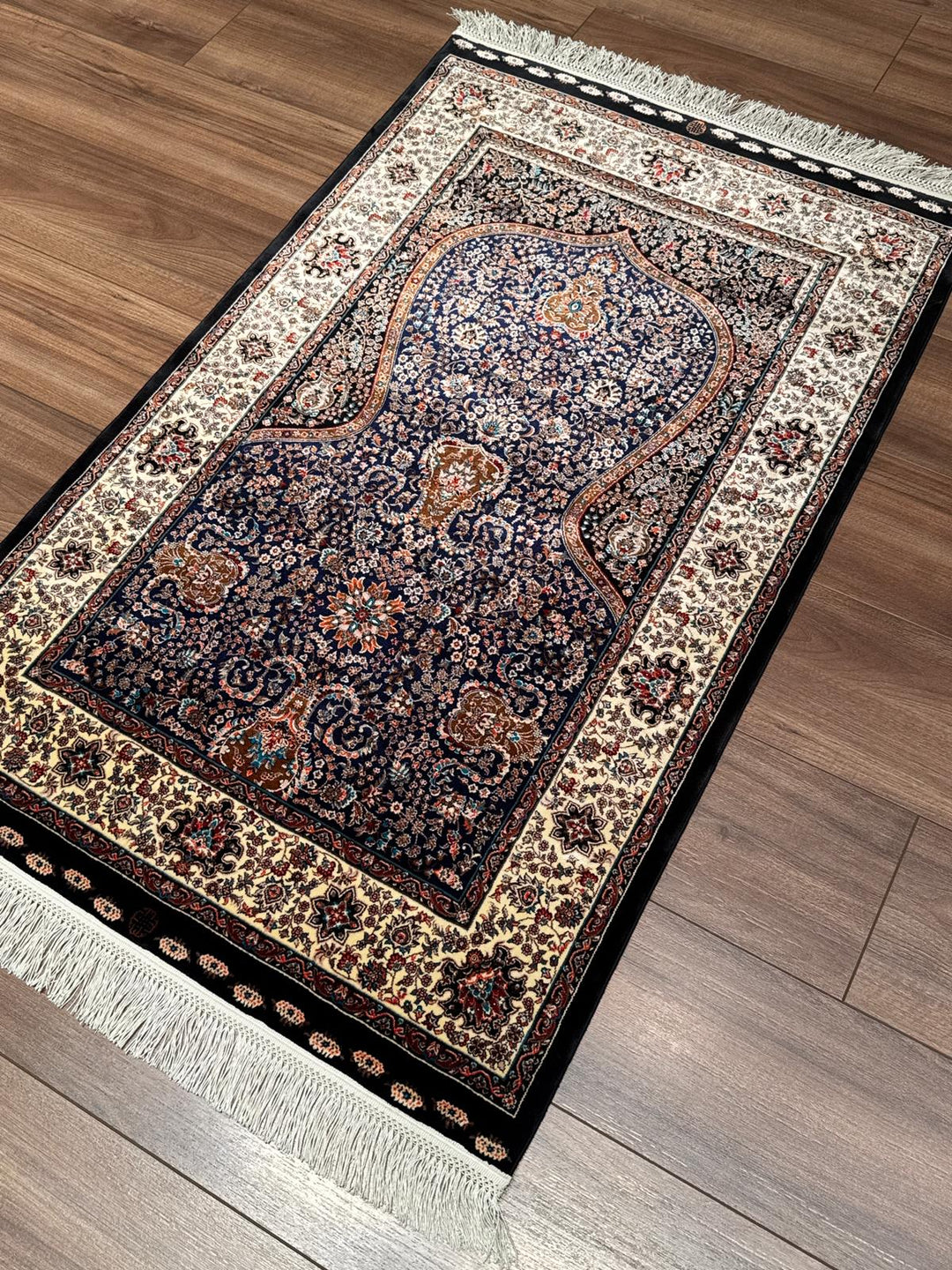 İran Siyah - Krem Seccade 0.80x125 1 Metrekare Namazlık - 2x4 ft