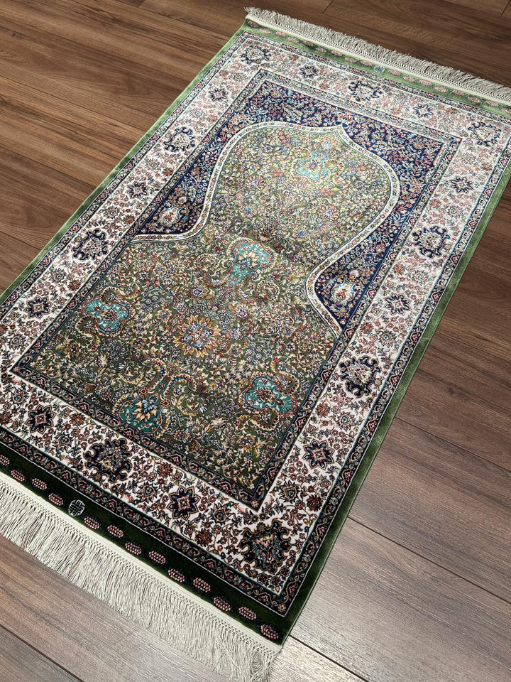 İran Yeşil - Krem Seccade 0.80x125 1 Metrekare Namazlık - 2x4 ft