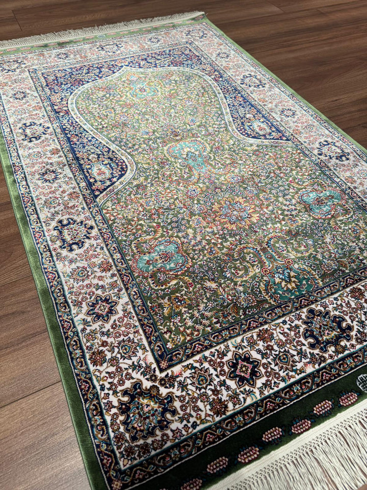 İran Yeşil - Krem Seccade 0.80x125 1 Metrekare Namazlık - 2x4 ft