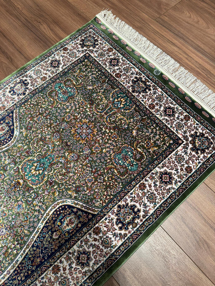 İran Yeşil - Krem Seccade 0.80x125 1 Metrekare Namazlık - 2x4 ft