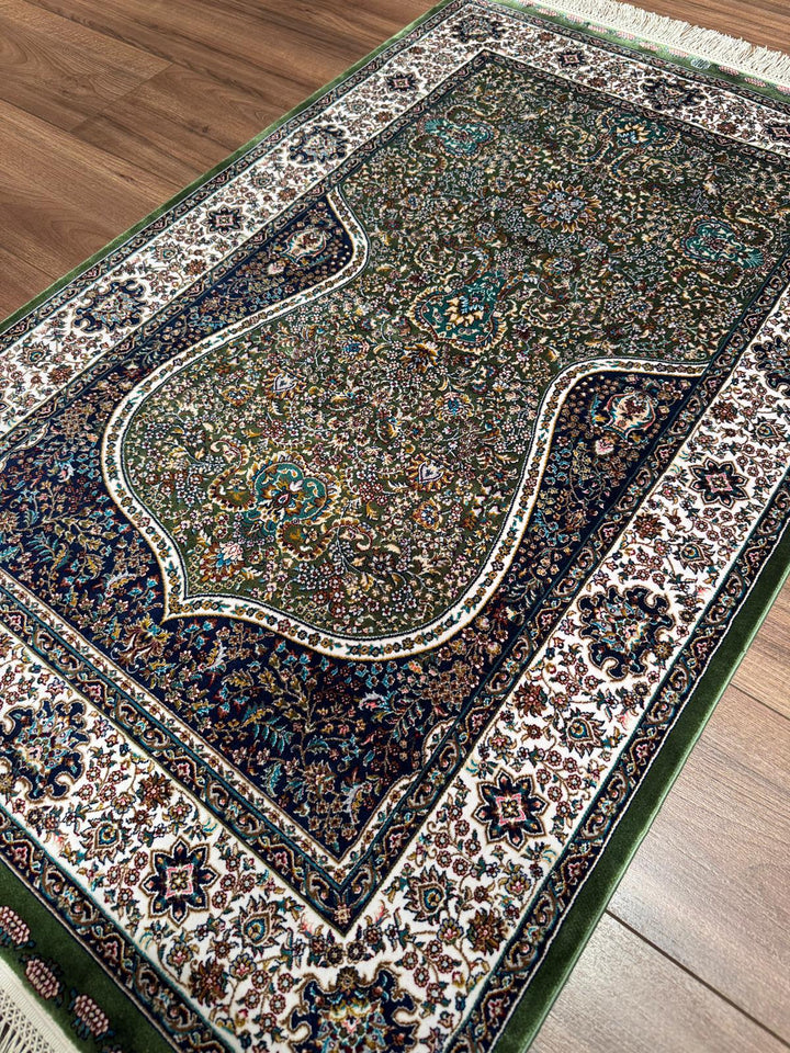İran Yeşil - Krem Seccade 0.80x125 1 Metrekare Namazlık - 2x4 ft