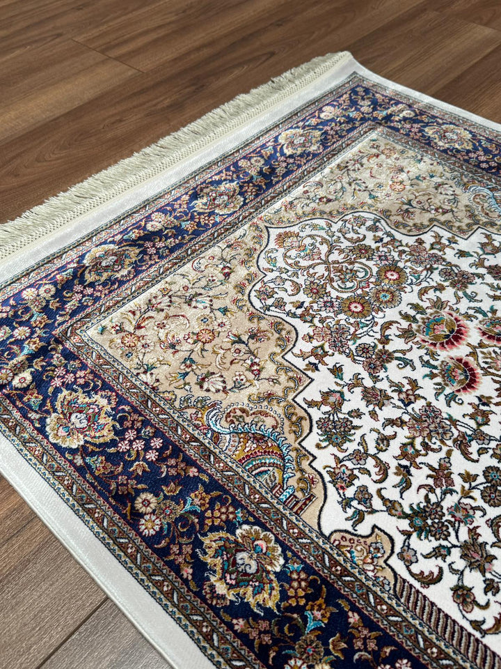 İran Krem - Koyu Mavi Seccade 0.80x125 1 Metrekare Namazlık - 2x4 ft