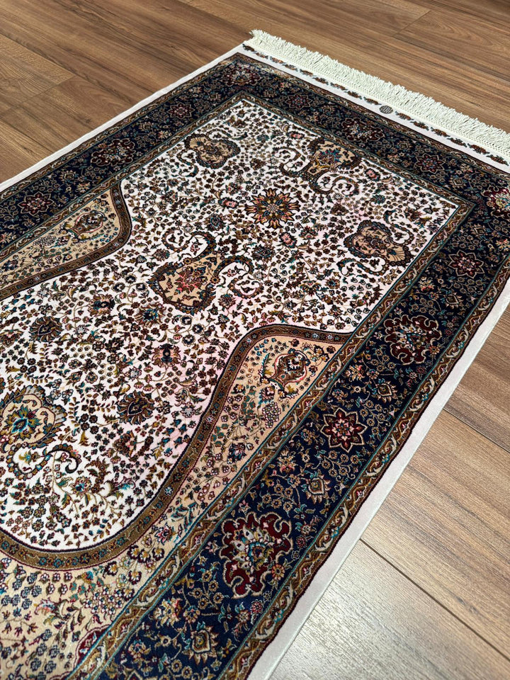 İran Krem - Bej Seccade 0.80x125 1 Metrekare Namazlık - 2x4 ft