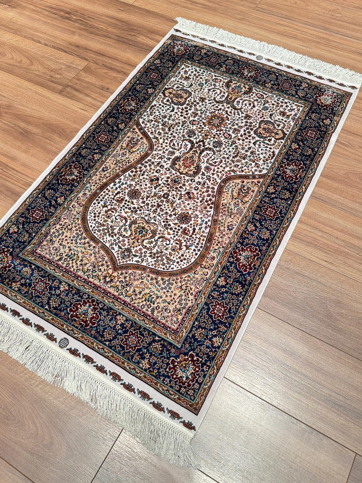 İran Krem - Bej Seccade 0.80x125 1 Metrekare Namazlık - 2x4 ft