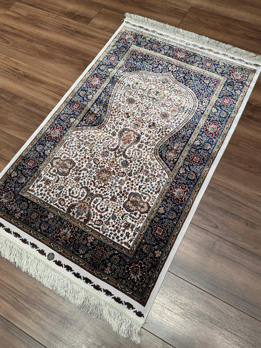 İran Krem - Koyu Mavi Seccade 0.80x125 1 Metrekare Namazlık - 2x4 ft